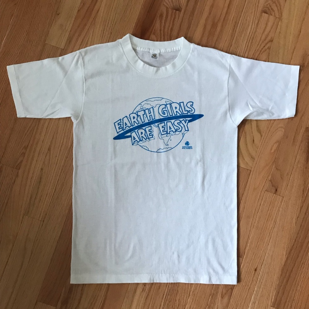 🚀SOLD ON INSTA🚀 Vintage Earth Girls Are Easy Movie Shirt - 1988 Cult Comedy